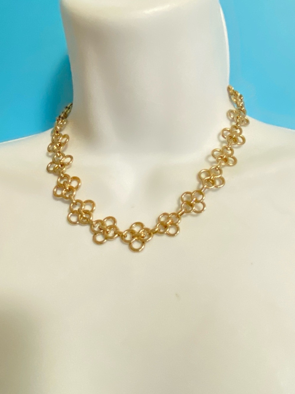 ANNE KLEIN Gold Tone Necklace Interconnected Circle Links